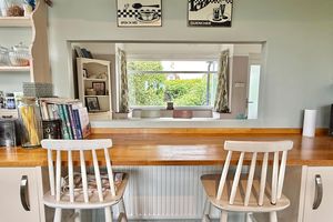 Kitchen/Breakfast Room- click for photo gallery